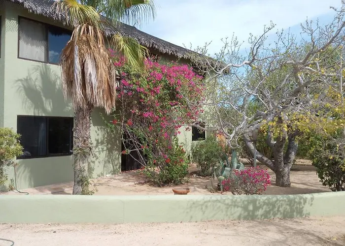 Casa Pajaros - Private 2-Story Home